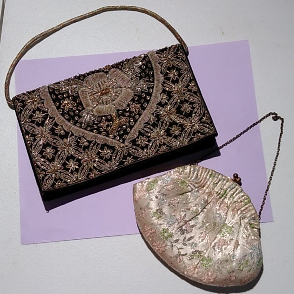 Pair of Vintage small handbags/coinpurse
